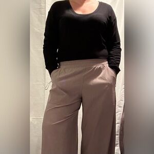 Lululemon Athletica BeCalm Scoop Neck Pullover